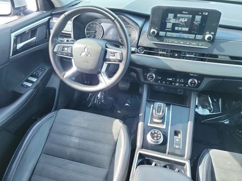 Used 2024 Mitsubishi Outlander SE AWD/4WD image 17