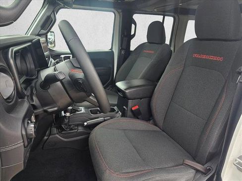 Used 2025 Jeep Wrangler Unlimited Rubicon AWD/4WD image 16