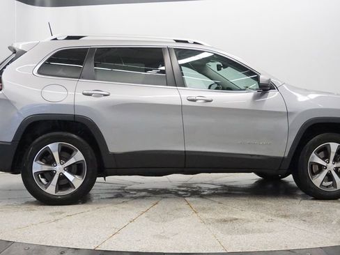 Certified 2019 Jeep Cherokee Limited w/ Trailer Tow Group image 8