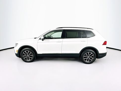 Used 2021 Volkswagen Tiguan SE w/ Panoramic Sunroof Package image 4