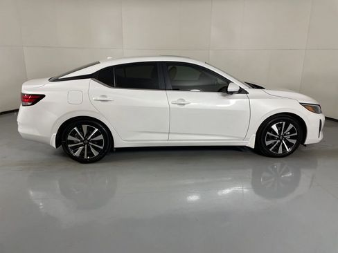 New 2025 Nissan Sentra SV w/ SV Premium Package image 9