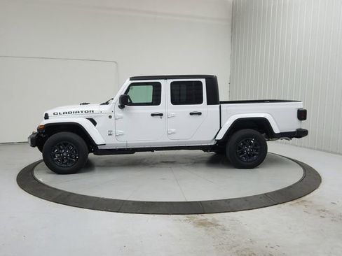 New 2026 Jeep Gladiator Mojave AWD/4WD image 4