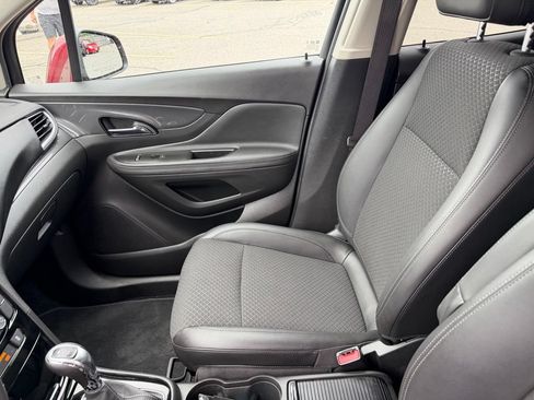 Used 2022 Buick Encore Preferred w/ Safety Package AWD/4WD image 17