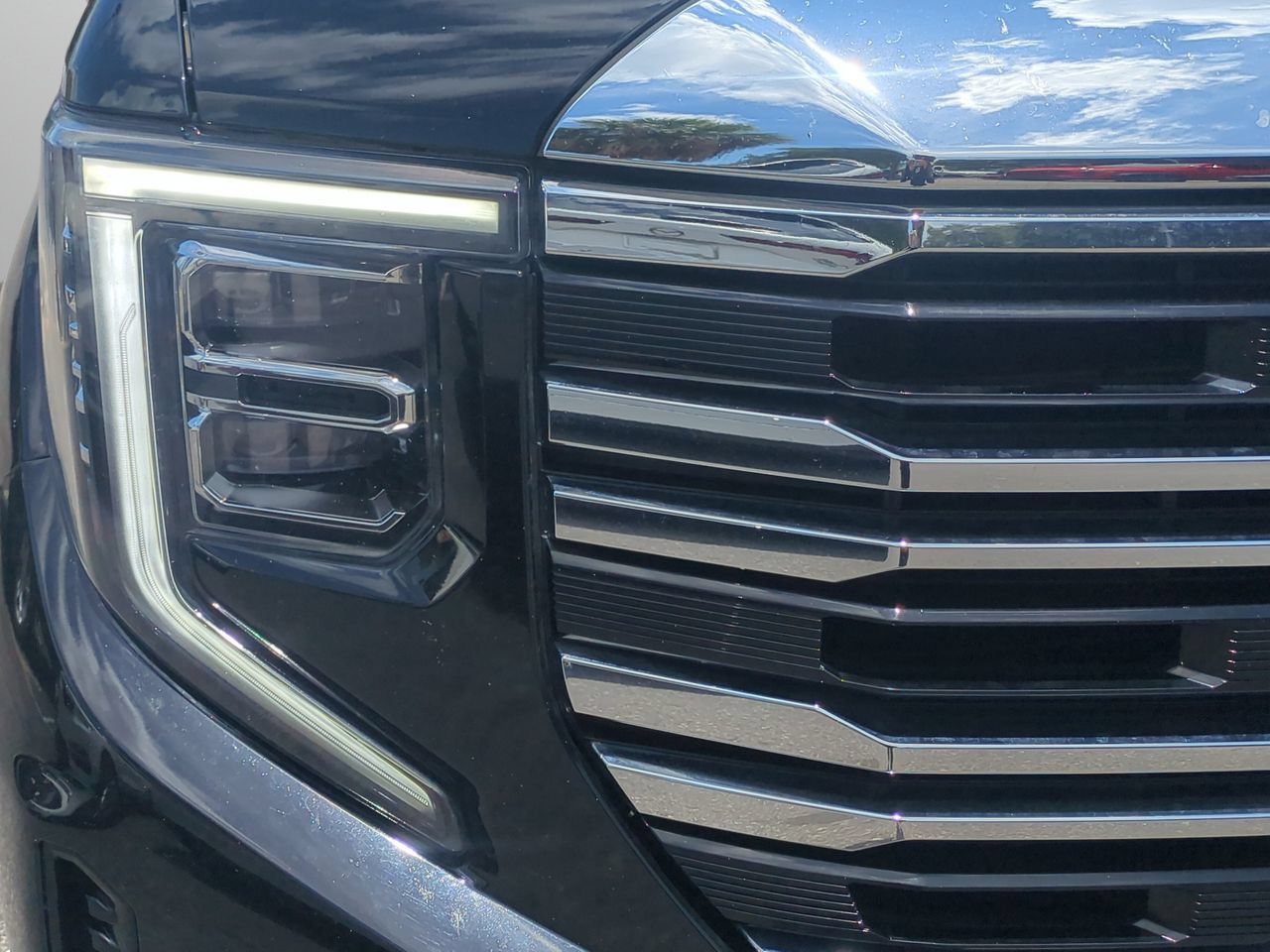 Used 2025 GMC Sierra 1500 SLT RWD image 26