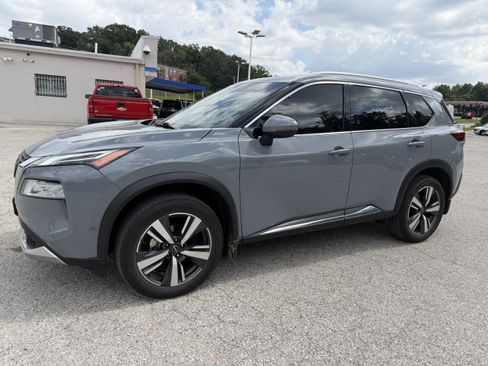 Used 2023 Nissan Rogue Platinum w/ Platinum Premium Package AWD/4WD image 3