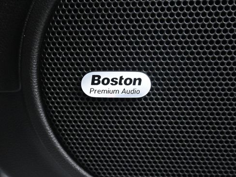 Used 2010 Chevrolet Camaro SS image 8