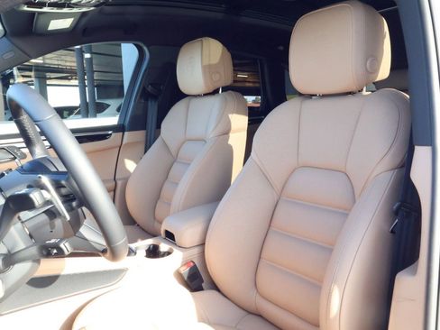 New 2026 Porsche Macan S image 5