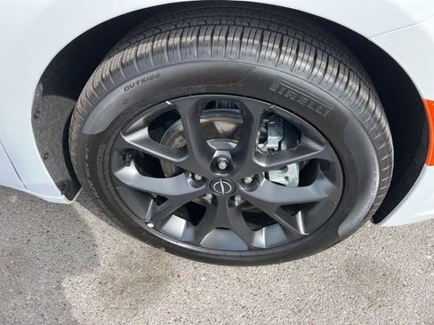 Used 2026 Chrysler Pacifica Limited w/ S Appearance Package FWD image 15