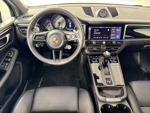 Certified 2025 Porsche Macan S image 27