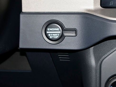 New 2025 Ford Bronco Outer Banks AWD/4WD image 19