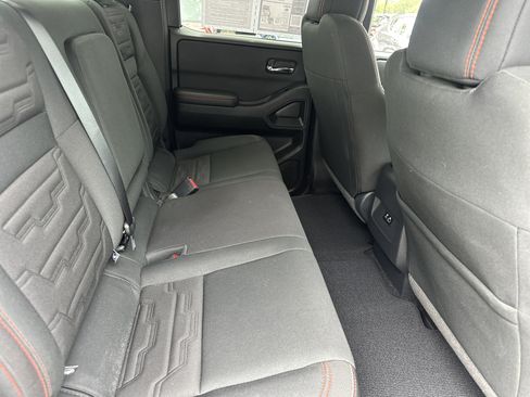 Used 2025 Nissan Frontier Pro-X RWD image 7