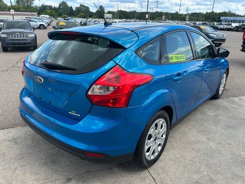 Used 2014 Ford Focus SE w/ SE Winter Package FWD image 5