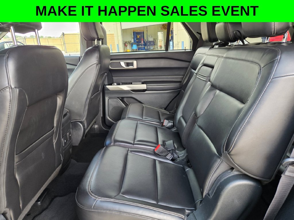 Used 2023 Ford Explorer XLT w/ Equipment Group 202A RWD image 14