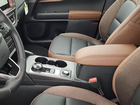 New 2026 Ford Bronco Sport Outer Banks w/ Outer Banks Tech Package+ AWD/4WD image 32