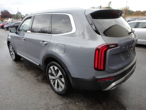 Used 2021 Kia Telluride EX w/ EX Premium Package FWD image 4