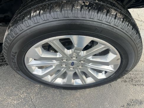 Used 2022 Ford F150 Limited image 12