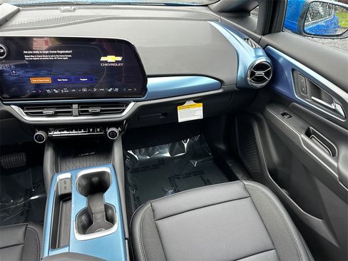 New 2026 Chevrolet Equinox EV LT image 18