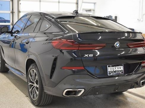 Used 2022 BMW X6 xDrive40i w/ M Sport Package image 10