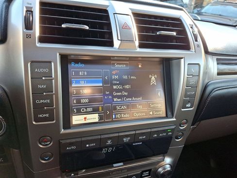 Used 2020 Lexus GX 460 Premium image 23