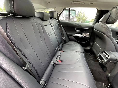 Used 2025 Mercedes-Benz E 450 4MATIC All-Terrain Wagon image 19