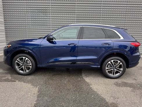 New 2025 Audi Q5 Premium image 2