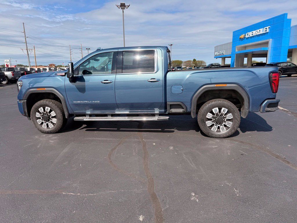 Used 2025 GMC Sierra 2500 Denali w/ Technology Package AWD/4WD image 6