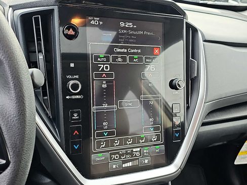 Used 2024 Subaru Crosstrek 2.0i Premium image 17