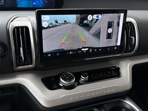 New 2026 Ford Expedition Active RWD image 6