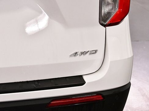 Used 2023 Ford Explorer XLT w/ Equipment Group 202A image 12