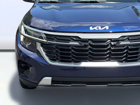 Used 2024 Kia Seltos EX FWD image 28