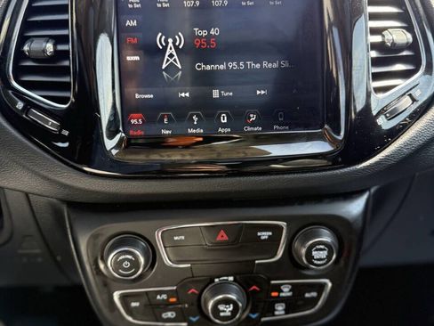 Used 2019 Jeep Compass Limited image 17