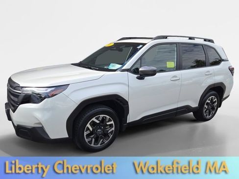 Used 2025 Subaru Forester Premium AWD/4WD image 5