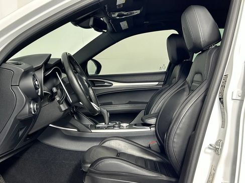Used 2023 Alfa Romeo Stelvio Veloce AWD/4WD image 31