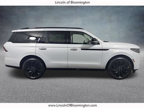 New 2026 Lincoln Navigator Reserve w/ Jet Appearance Package AWD/4WD image 7