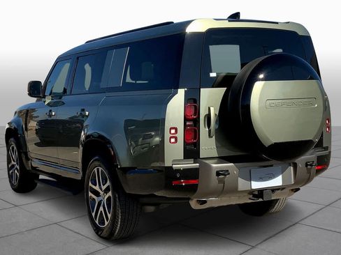 New 2025 Land Rover Defender 130 X-Dynamic SE image 12