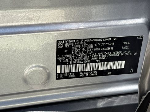 Certified 2022 Toyota RAV4 XLE Premium FWD image 36