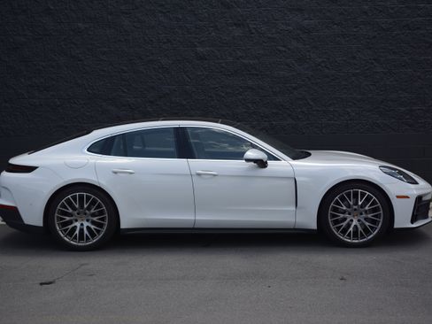 Certified 2024 Porsche Panamera 4 AWD/4WD image 8