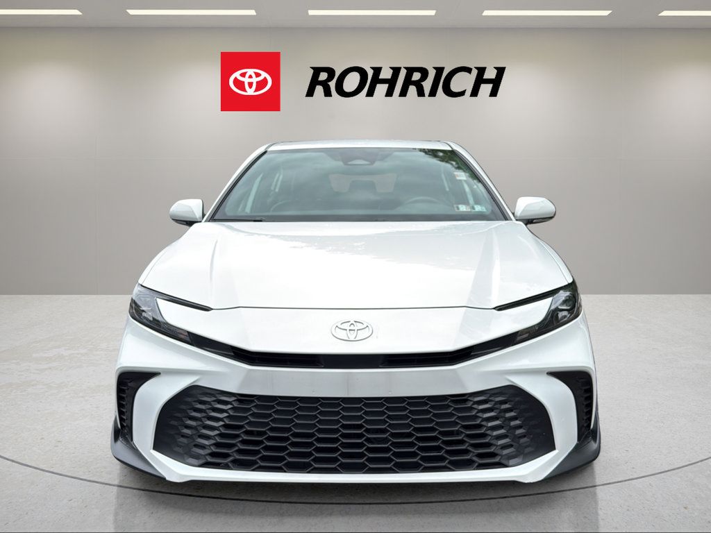 Used 2025 Toyota Camry SE FWD image 2