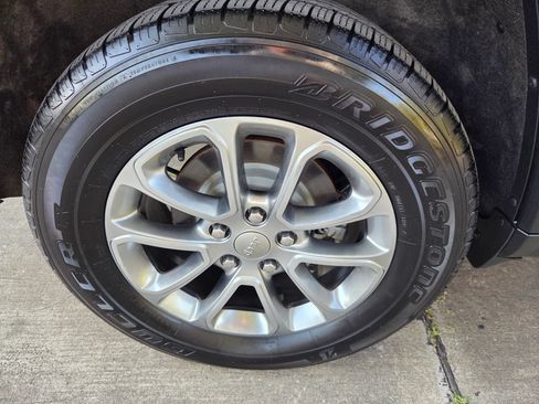 Used 2015 Jeep Grand Cherokee Limited AWD/4WD image 29