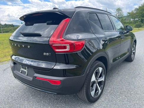 Used 2024 Volvo XC40 B5 Core AWD/4WD image 4