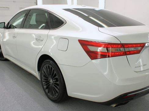 Used 2016 Toyota Avalon Touring image 16