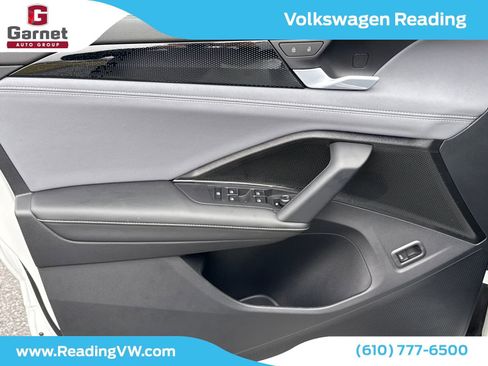 New 2025 Volkswagen Tiguan SE R-Line image 12