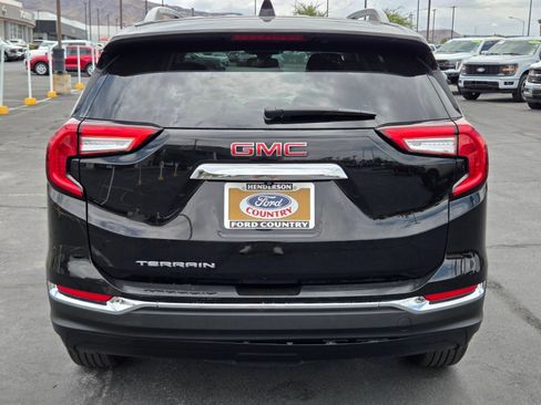 Used 2024 GMC Terrain SLT FWD image 5