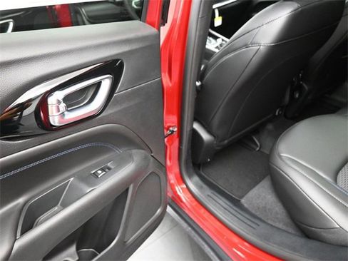 New 2026 Jeep Compass Latitude image 18