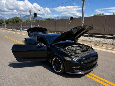 Used 2016 Ford Mustang GT w/ GT Performance Package RWD image 11