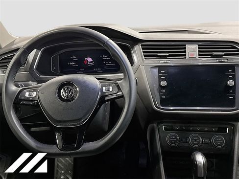Used 2020 Volkswagen Tiguan SEL w/ Tiguan Two-Row MDO Package image 24