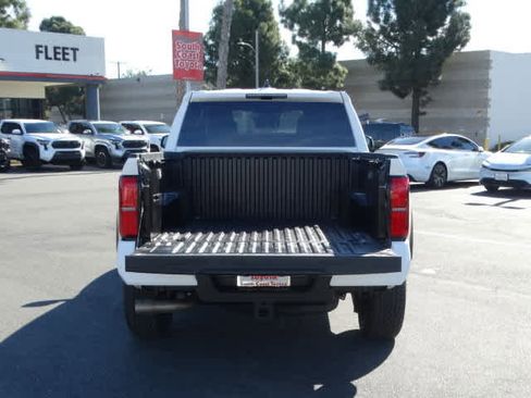 Used 2025 Toyota Tacoma TRD Off-Road image 15