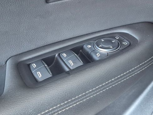 Used 2025 Cadillac XT6 Premium Luxury FWD image 39