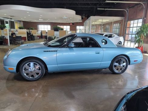 Used 2002 Ford Thunderbird RWD image 4