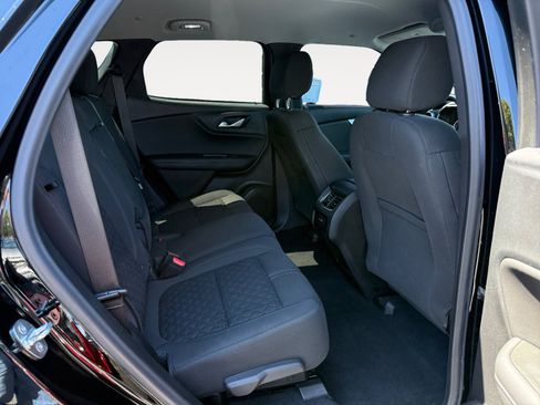 Used 2022 Chevrolet Blazer LT FWD image 18